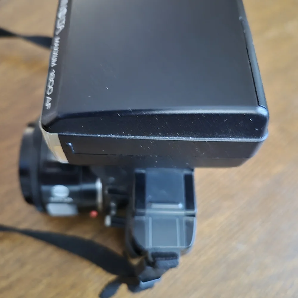 Minolta Maxxum 5000 35mm Film Black Camera with Flash. Collectable Vintage.